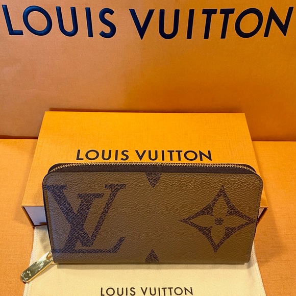 lv giant monogram wallet